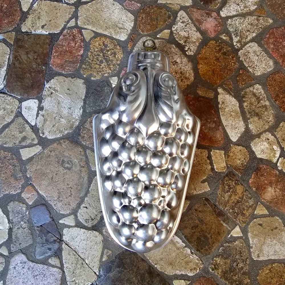Vintage Aluminum Grape Cluster Mold - Jell-O Pudding Candy Cake Pan, Lightweight - Picture 1 of 6